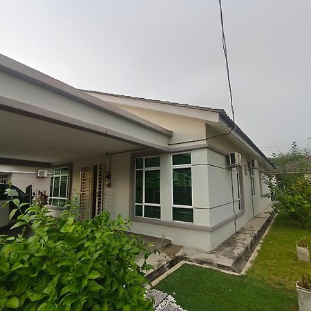 Nouri'S Homestay Melaka Ngoại thất bức ảnh